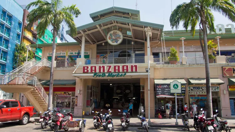 Banzaan fresh market.jpg